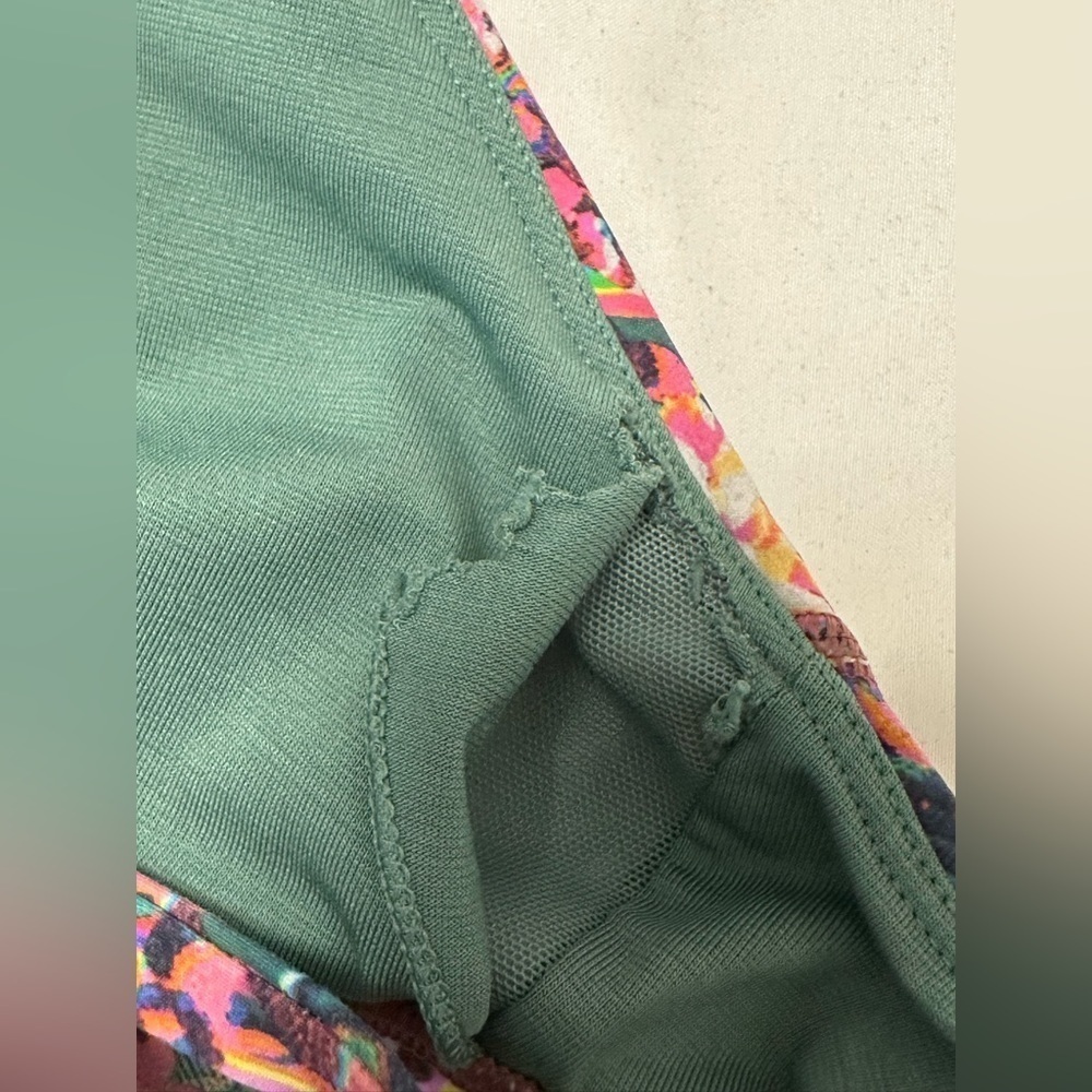 Lululemon Energy Bra *Nulux - Picture 6 of 10